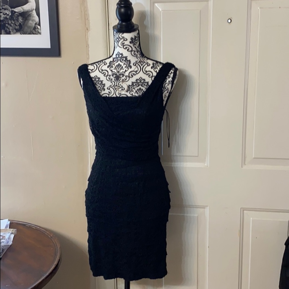Chic, black, lace little black dress 👗